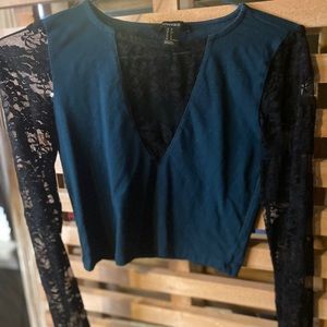 Lace long sleeve crop top